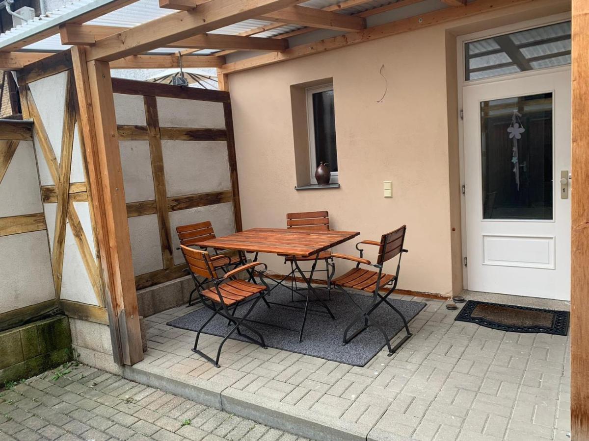Delux Ferienwohnung Kunstgalerie Und Ilmradweg Kranichfeld Exteriör bild