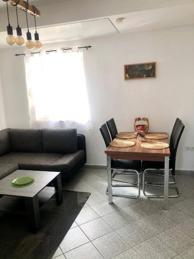 Delux Ferienwohnung Kunstgalerie Und Ilmradweg Kranichfeld Exteriör bild
