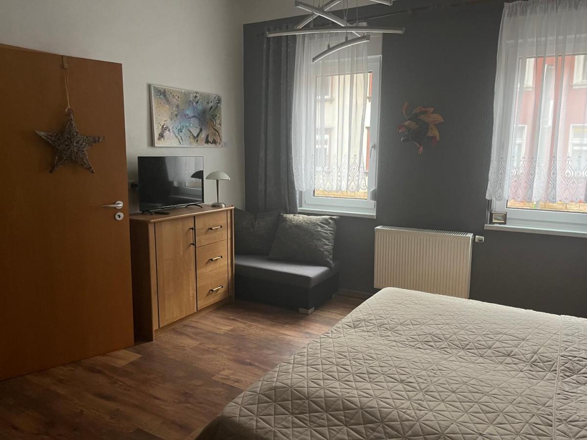 Delux Ferienwohnung Kunstgalerie Und Ilmradweg Kranichfeld Exteriör bild