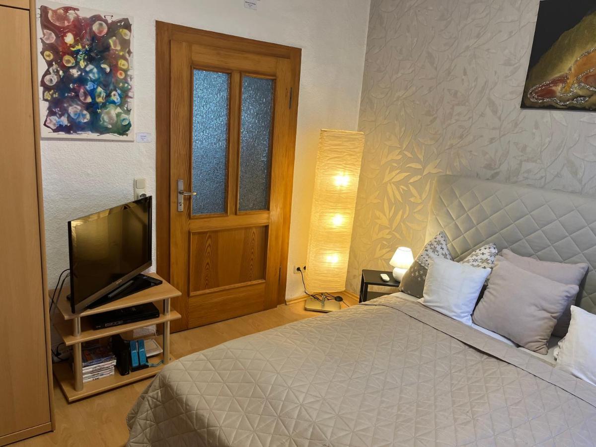 Delux Ferienwohnung Kunstgalerie Und Ilmradweg Kranichfeld Exteriör bild