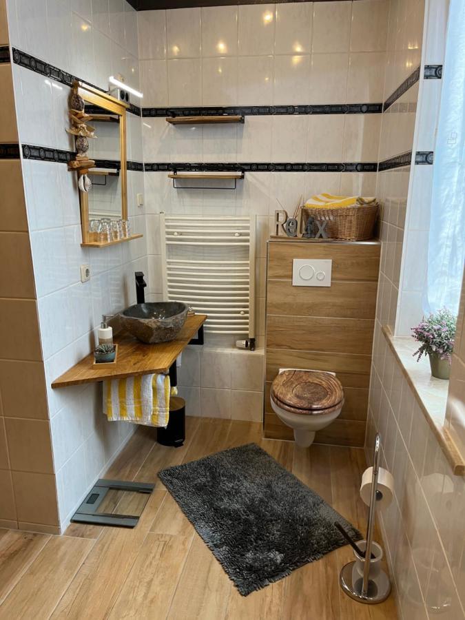 Delux Ferienwohnung Kunstgalerie Und Ilmradweg Kranichfeld Exteriör bild